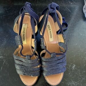 Steve Madden size 8 navy blue platform sandals. Ankle straps. Like new.
